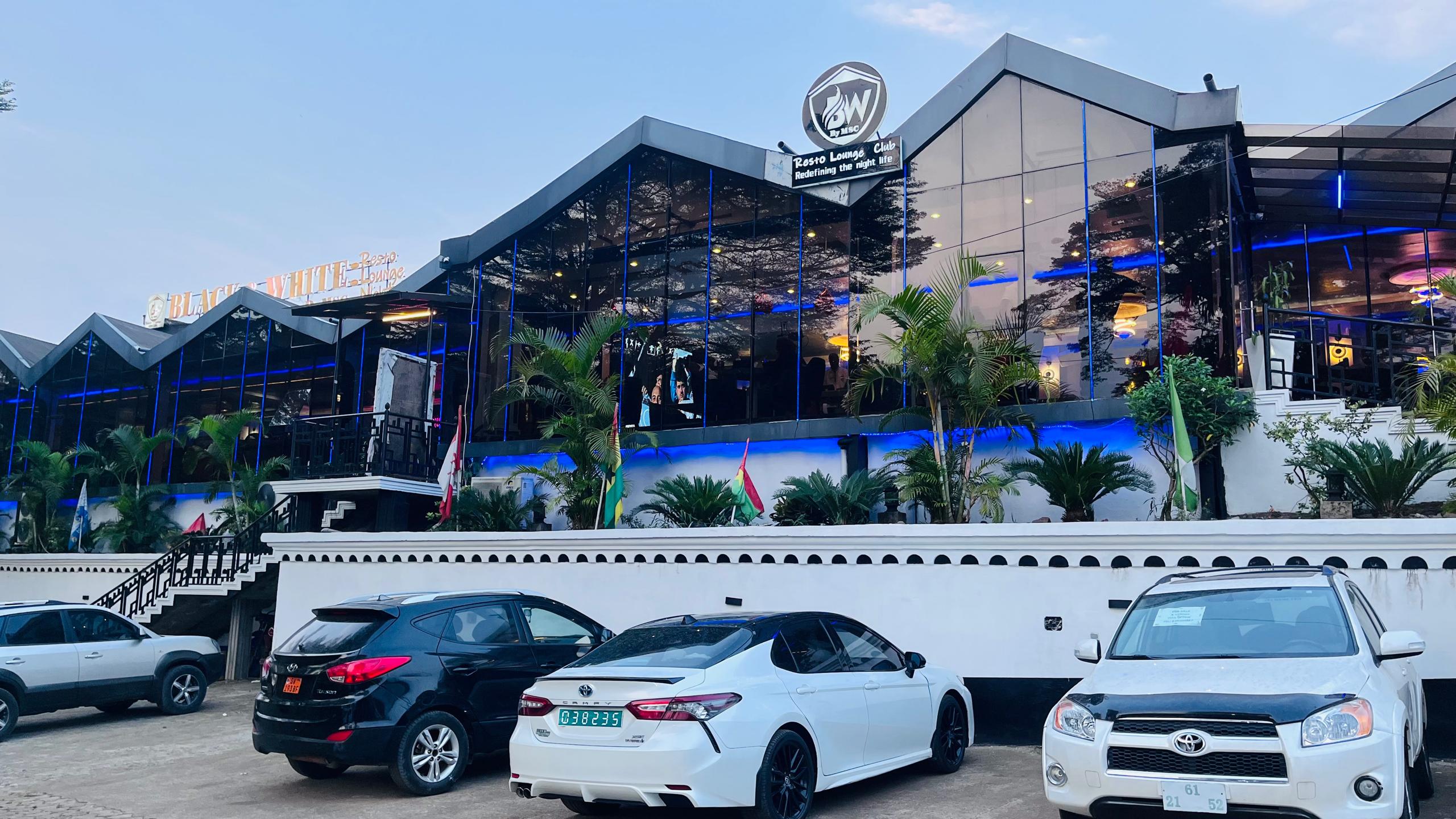 Black & White hospitality house in Limbe